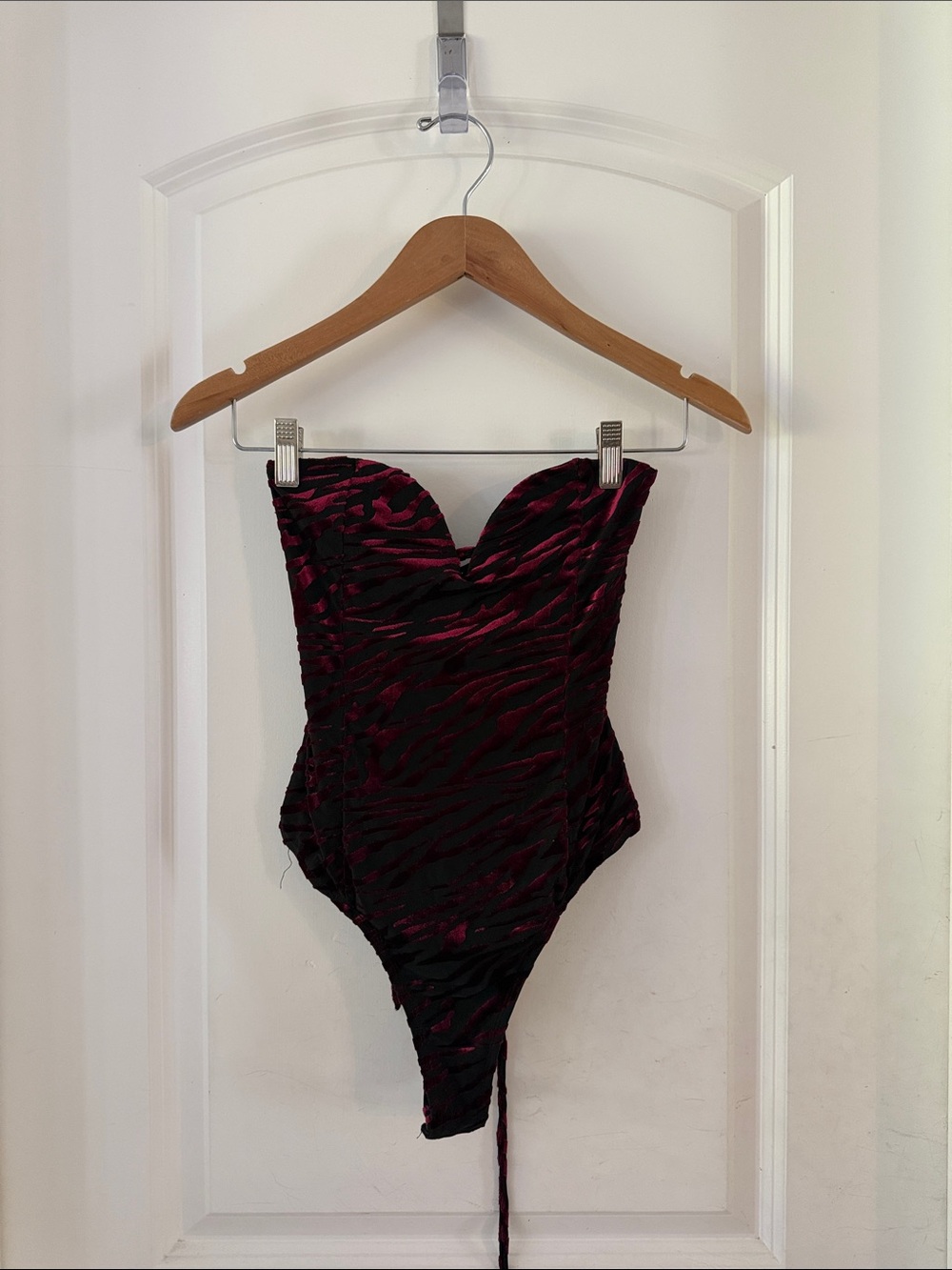 superdown Strapless Zebra-Textured Bodysuit - Black & Burgundy